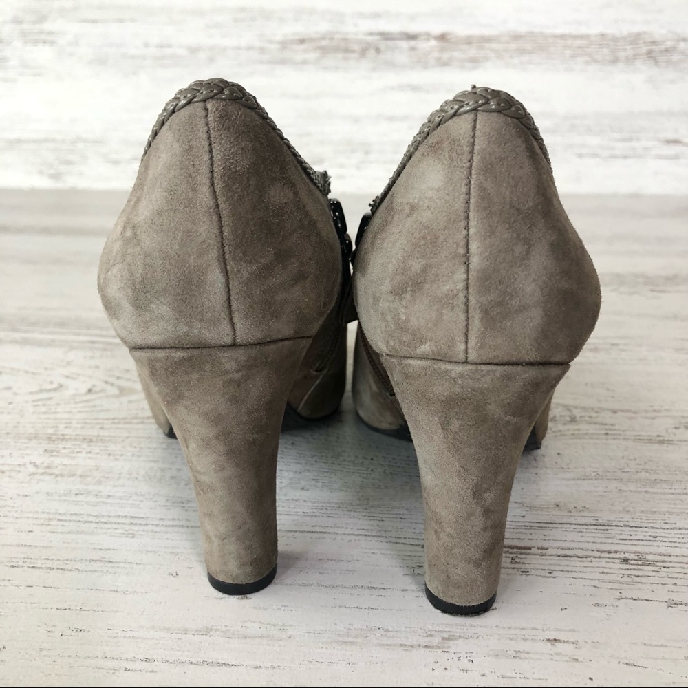 TAHARI Taupe Suede Rosalee Braid Ankle Booties 8 - Picture 2 of 13